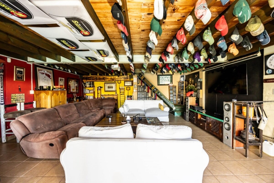 4 Bedroom Property for Sale in Berea Eastern Cape